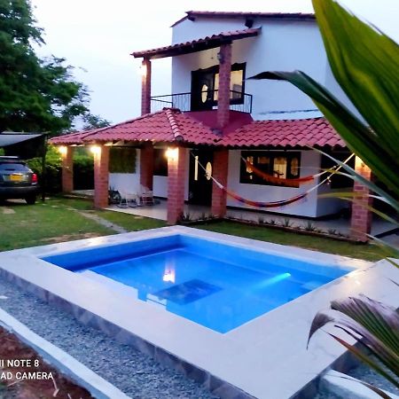 Casa Campo Emaus Caucasia Zewnętrze zdjęcie