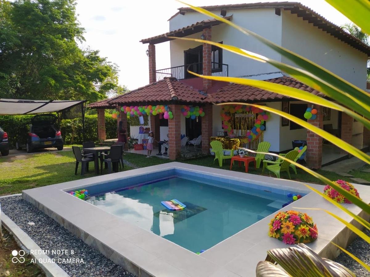 Casa Campo Emaus Caucasia Zewnętrze zdjęcie