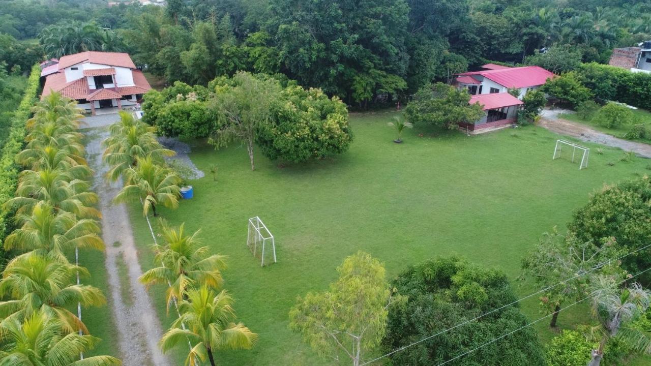 Casa Campo Emaus Caucasia Zewnętrze zdjęcie
