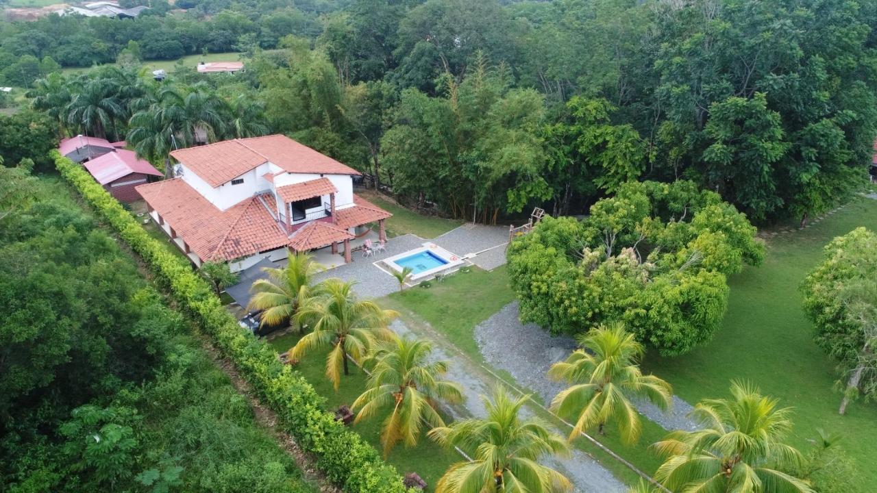 Casa Campo Emaus Caucasia Zewnętrze zdjęcie