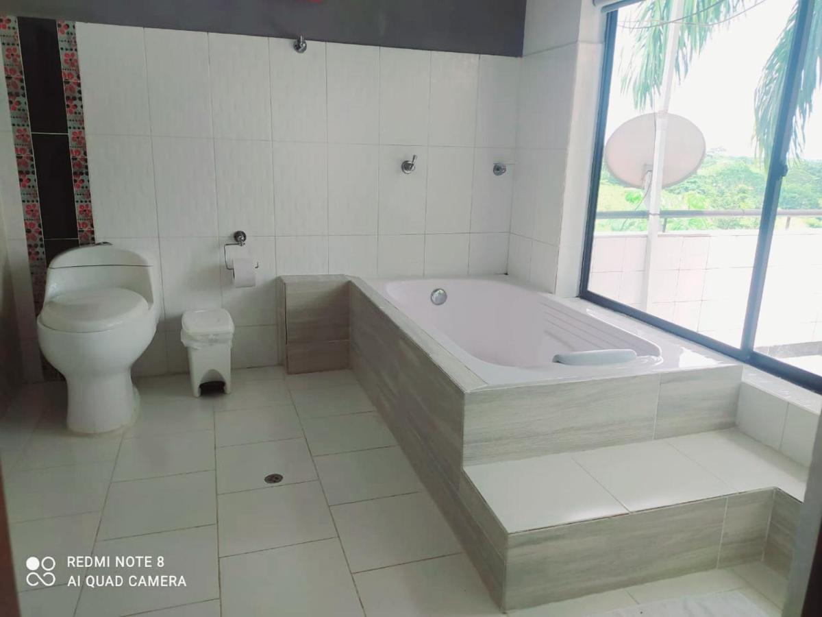 Casa Campo Emaus Caucasia Zewnętrze zdjęcie